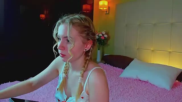 Linda__Bloom live cam