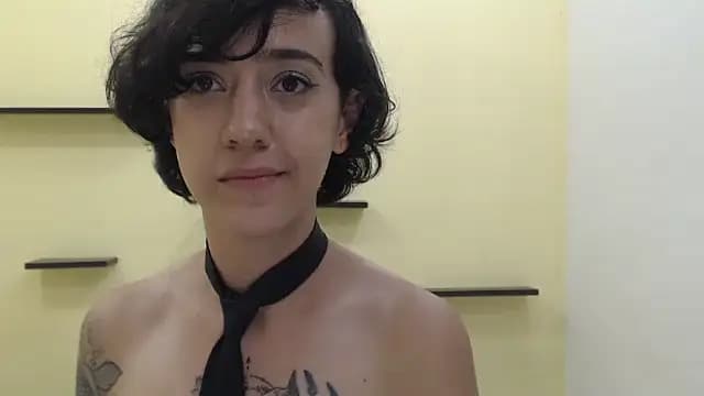 romina_white18 live cam