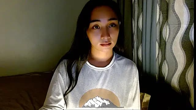 SweetLilly_18 live cam