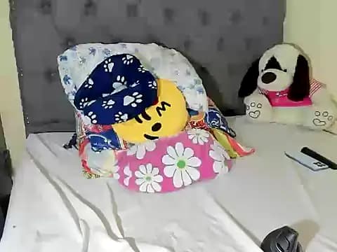 thamara226 live cam on Stripchat