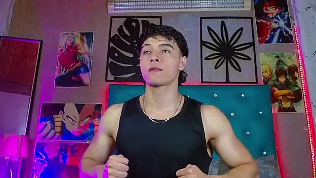 LiamAndrewzz live cam on Stripchat