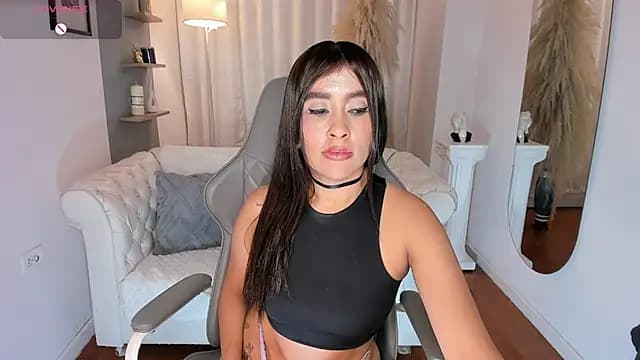 Natalia_Leon8 live cam on Stripchat