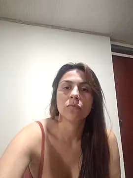 vanessa-titisM live cam on Stripchat