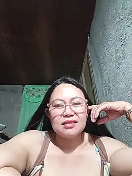 hotpinay_45 live cam on Stripchat