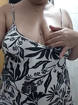 SweetHairy live cam on Stripchat