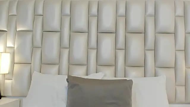 lilly_williamss live cam on Stripchat