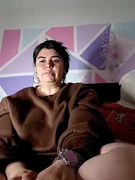 tania_22xx live cam on Stripchat