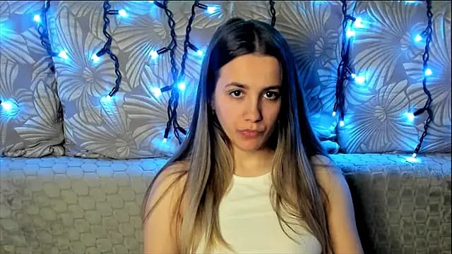 MaggieCake live cam on Stripchat