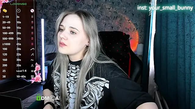 Your_small_bunny live cam