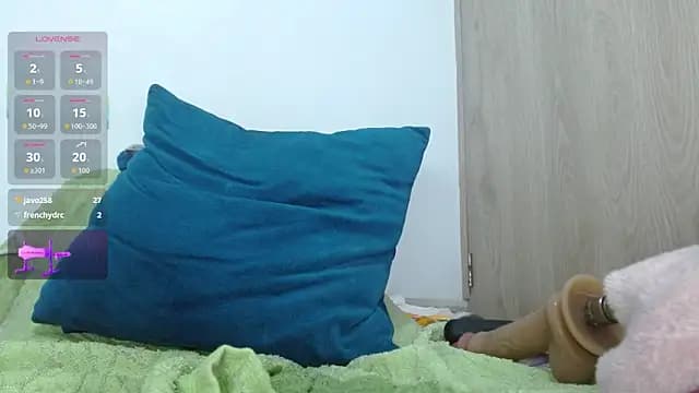 avaleri_cherry live cam