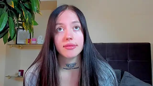 AdrianaCult live cam