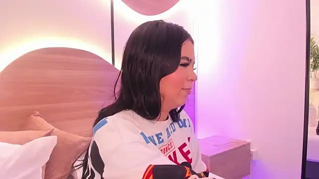 ariadna_boneville live cam