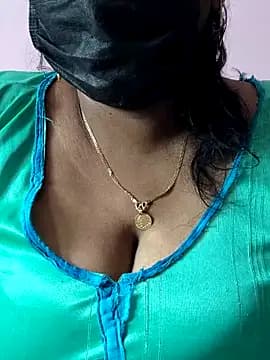 mallu-sumi live cam on Stripchat