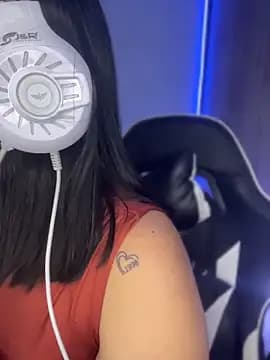 2Angela_ live cam on Stripchat