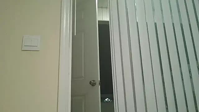 shurthingx live cam on Stripchat