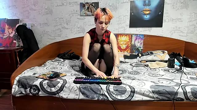 KagamiTayga live cam on Stripchat