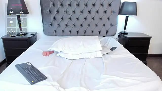 Kiri_Black_ live cam on Stripchat