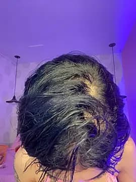 alahia_pink live cam on Stripchat