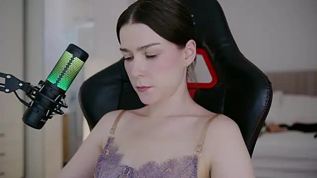 WowHelloAlice live cam