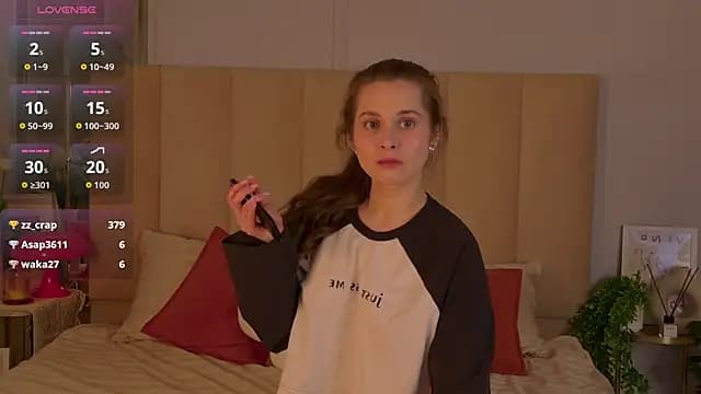 riley_lovely live cam