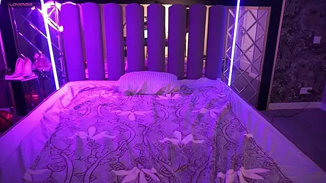 DramaQuenns live cam