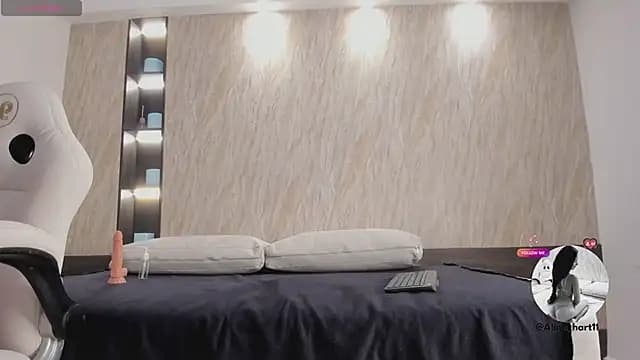 alina_hart live cam