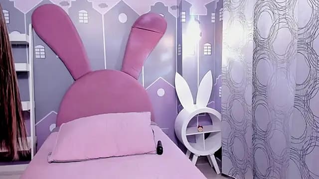 EmmaThompson__ live cam