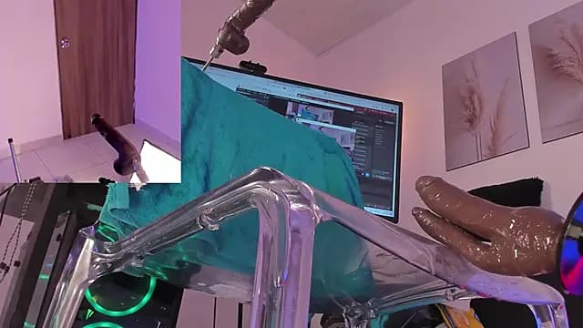 raven_blackk live cam on Stripchat