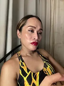 RomanticPearlTS live cam