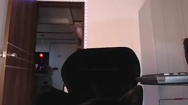 mistressbigcock777 live cam