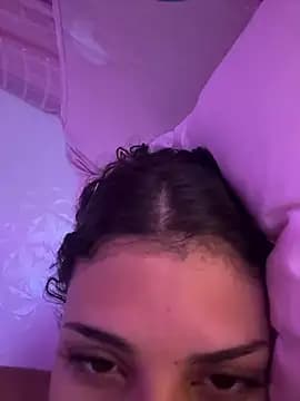 luludolll live cam on Stripchat