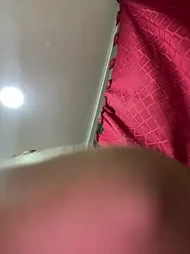 Emiily_joee_ live cam on Stripchat