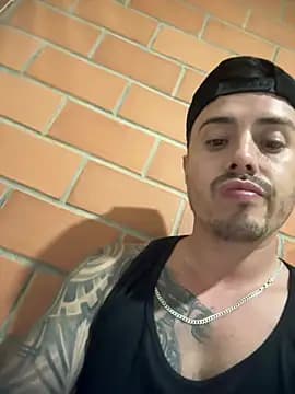 axel_y_greis live cam on Stripchat