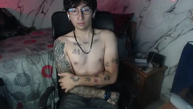 Dominus_Kane live cam on Stripchat