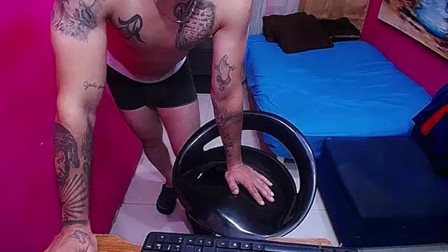 master_monstercock_ live cam on Stripchat