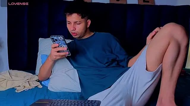 Issac_james_ live cam