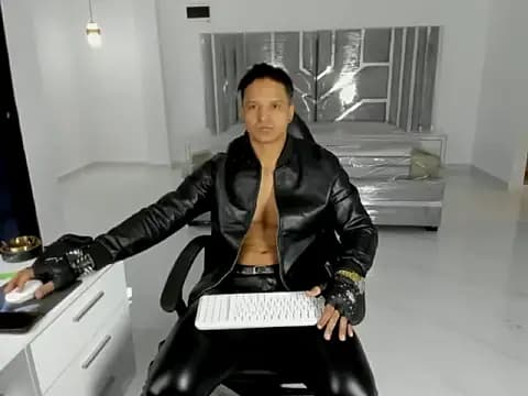 master_leather live cam on Stripchat