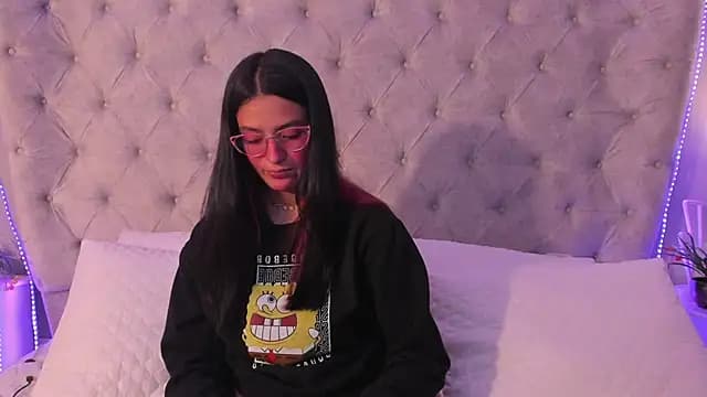 dafne_bss live cam on Stripchat