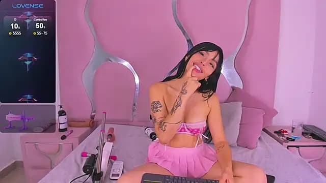 Freyaht live cam on Stripchat