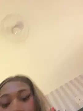 Vayoolen_1 live cam on Stripchat