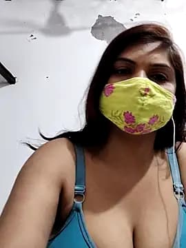 illay_love live cam on Stripchat