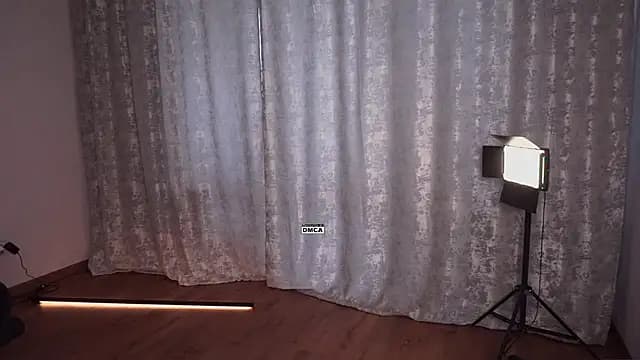 Hoot_owl_cb live cam on Stripchat