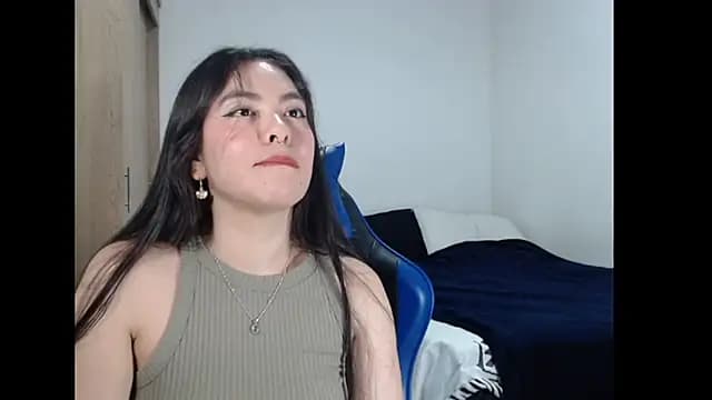 EloiseJun live cam on Stripchat