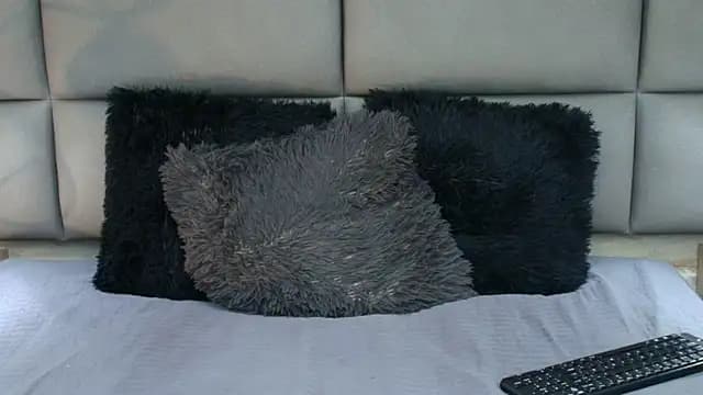 Lovers_21 live cam on Stripchat