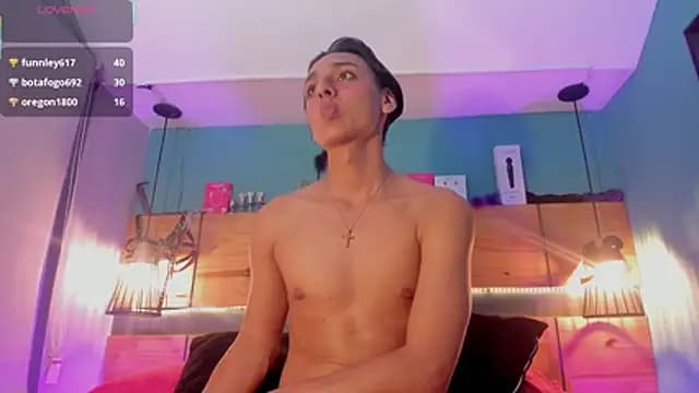 Elisasue live cam on Stripchat