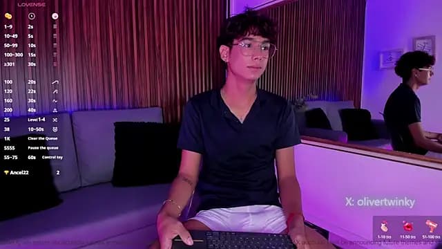 Oliver20__ live cam on Stripchat