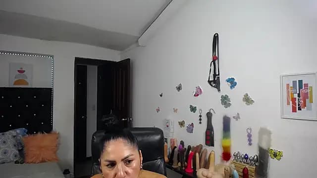 mature_bigboobs10 live cam