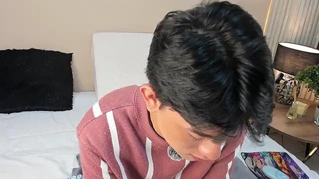 Thristan_Leones live cam