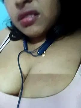 Hot_ri_ya69 live cam on Stripchat