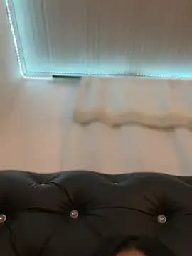 KittyRous live cam on Stripchat